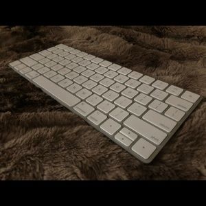 Apple Magic Keyboard 2 - barely used